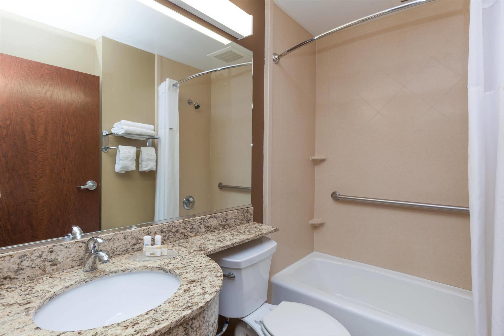 Microtel Inn & Suites By Wyndham Wheeler Ridge Экстерьер фото